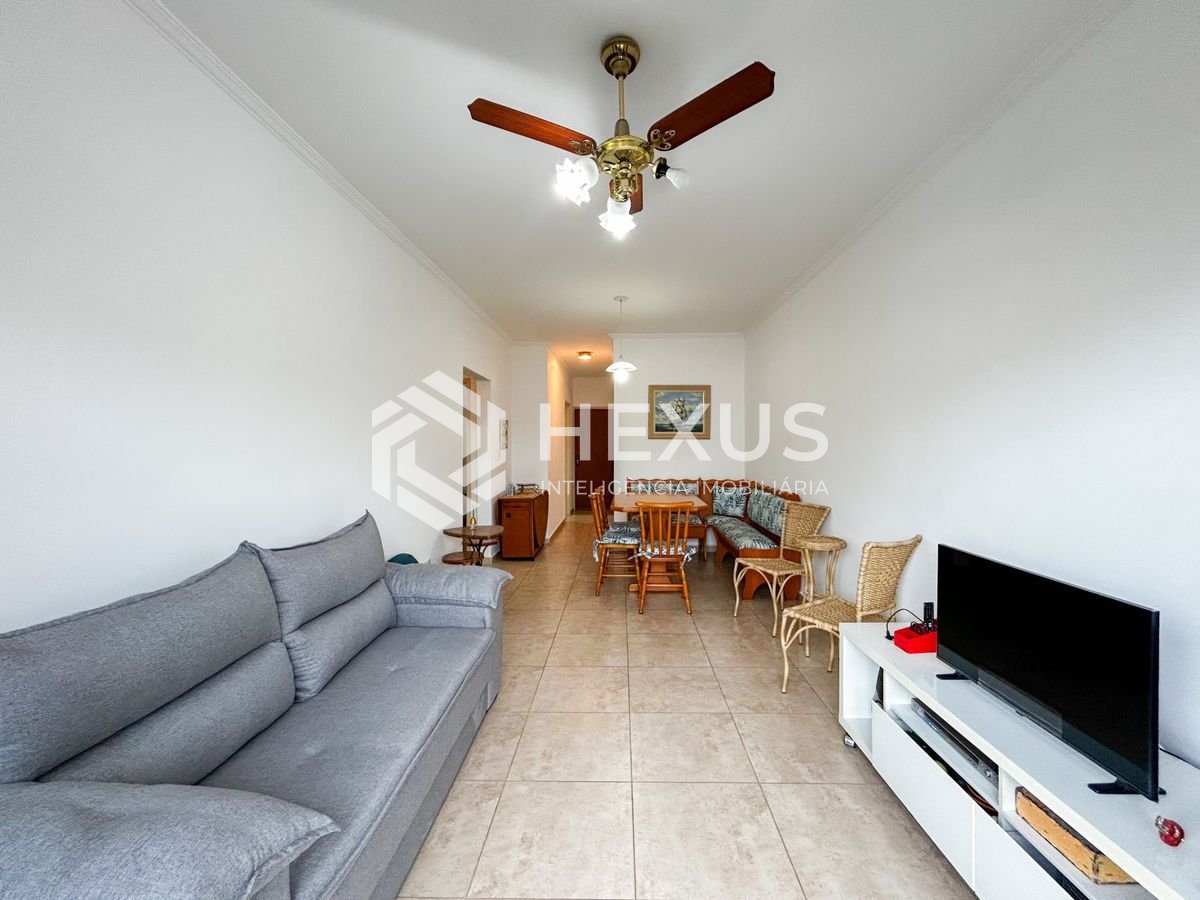 Foto 3 de Apartamento com varanda a 500m da praia na Enseada, Guarujá