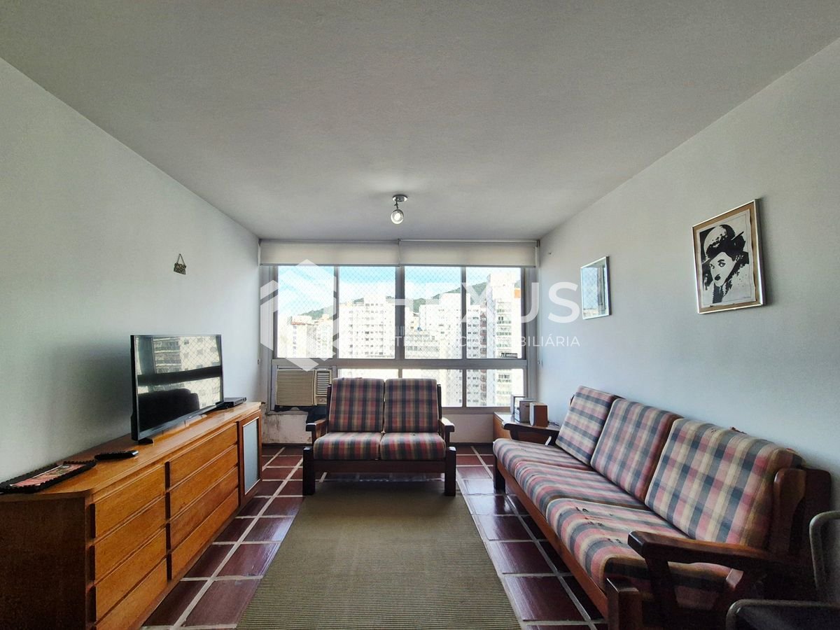 Foto 2 de Apartamento a 1 quadra da praia nas Pitangueiras, Guarujá