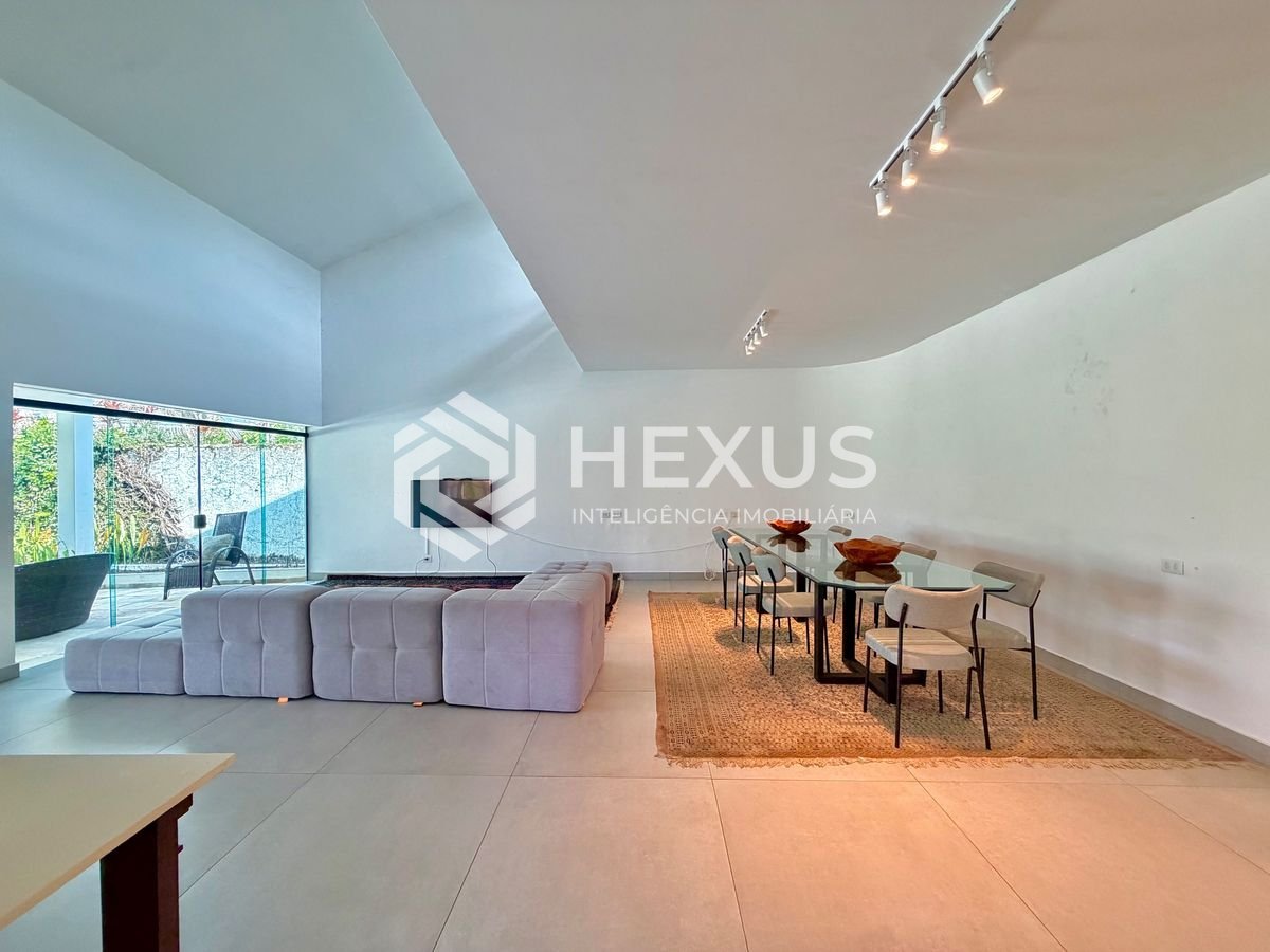 Foto 5 de Casa reformada com varanda piscina e área gourmet no Acapulco, Guarujá