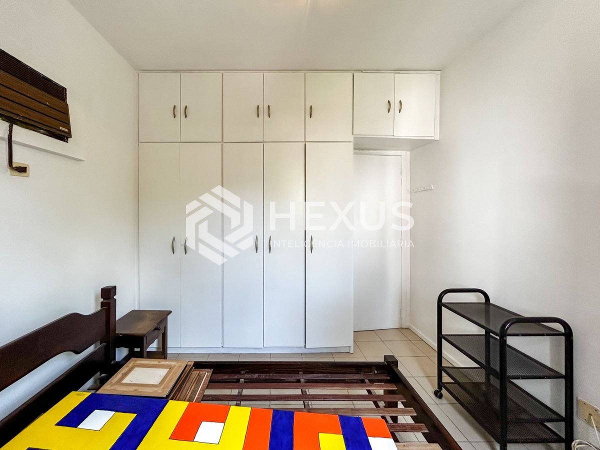 Foto 5 de Apartamento com varanda a 400m da praia na Enseada, Guarujá