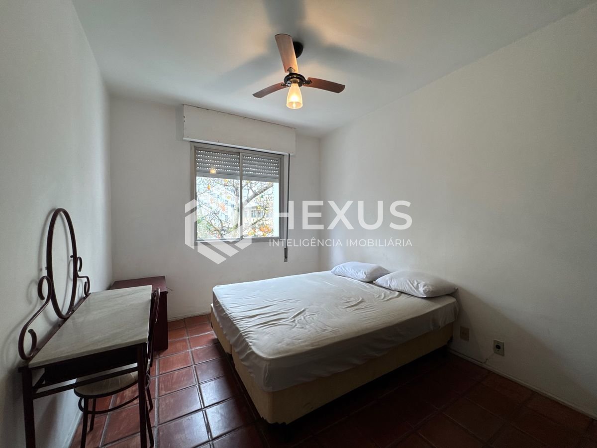 Foto 5 de Apartamento com varanda e lazer a 1 quadra da praia na região da Barra Funda nas Pitangueiras, Guarujá