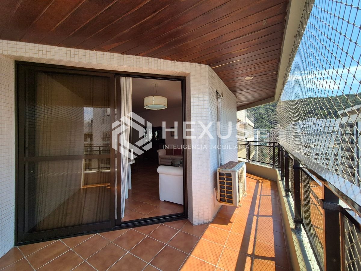 Foto 2 de Apartamento com varanda vista mar e lazer nas Pitangueiras, Guarujá