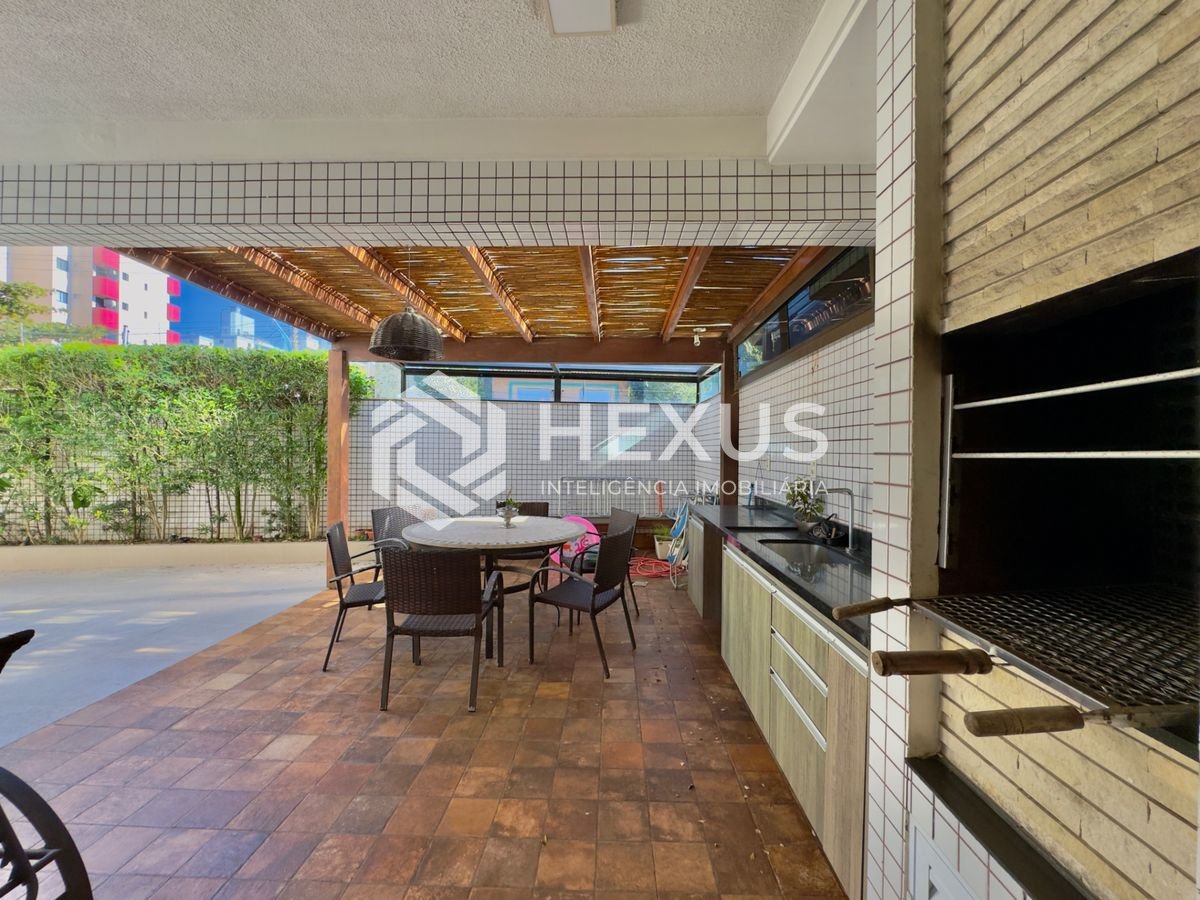 Foto 5 de Apartamento reformado com varanda gourmet e lazer na beira mar no Tombo, Guarujá