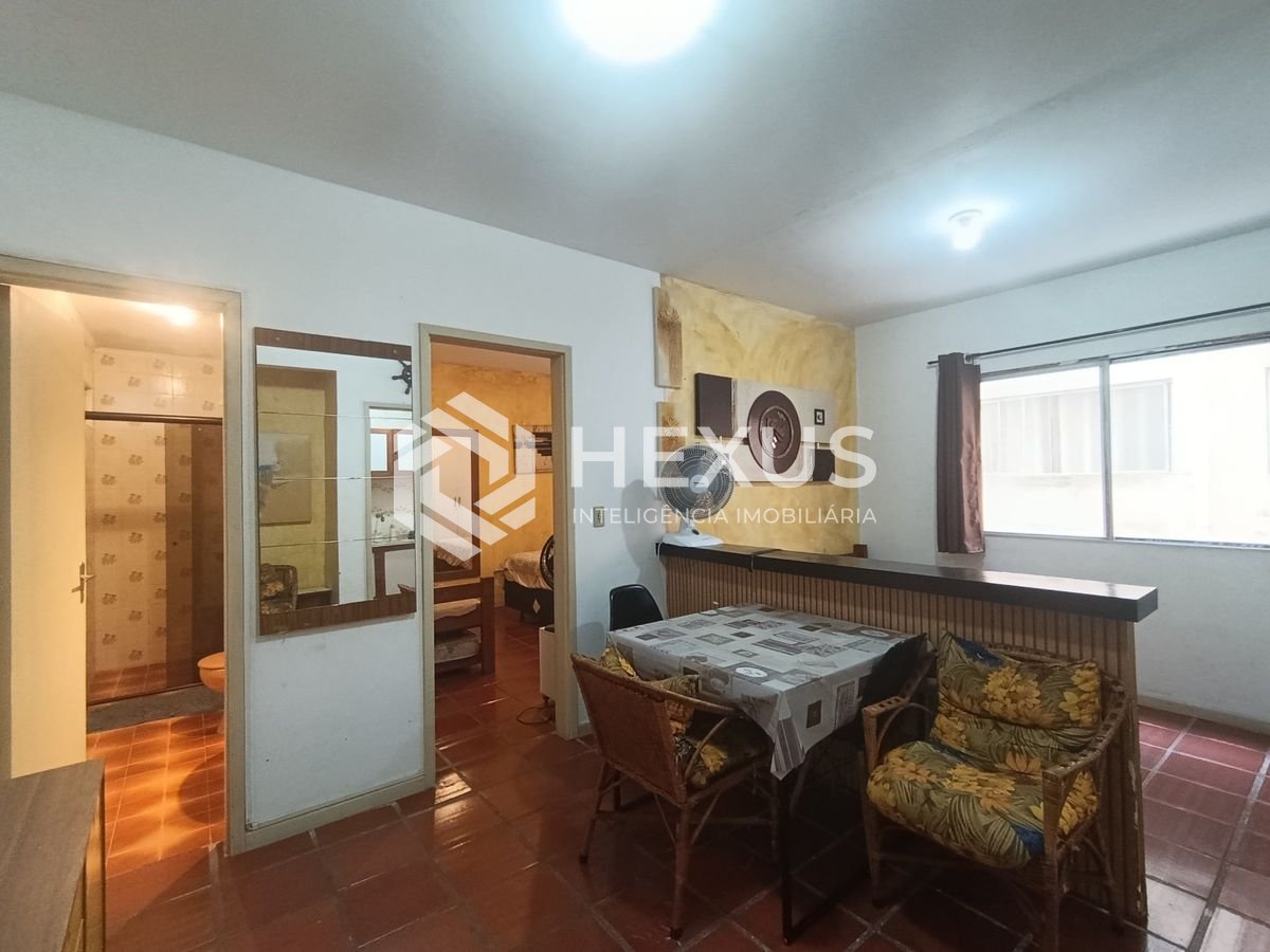 Foto 3 de Apartamento a 500m da praia na Enseada, Guarujá