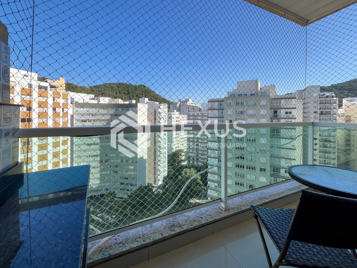 Foto 5 de Apartamento com varanda vista mar e lazer a 1 quadra da praia nas Pitangueiras, Guarujá