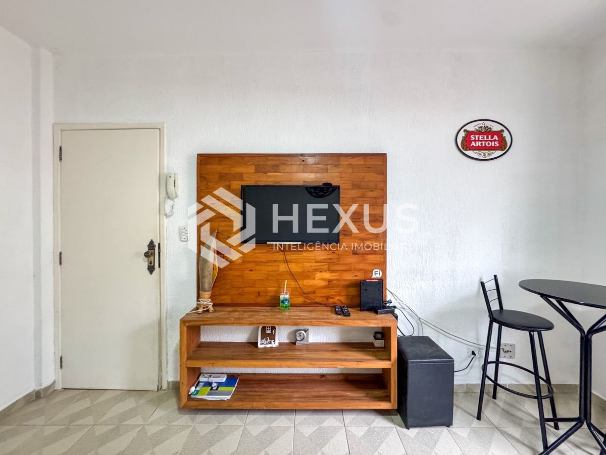 Foto 3 de Apartamento a 250m da praia no Jardim Las Palmas no Jardim Astúrias, Guarujá