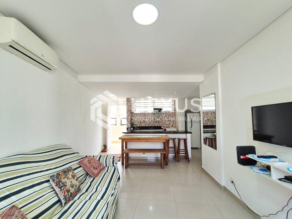 Foto 3 de Apartamento a 1 quadra da praia nas Pitangueiras, Guarujá