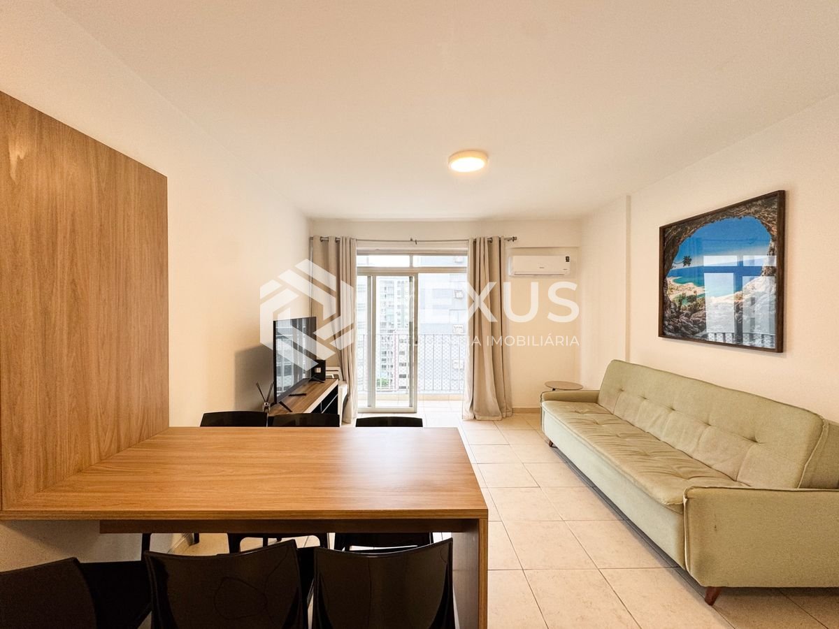 Foto 5 de Apartamento reformado com varanda vista mar e lazer nas Pitangueiras, Guarujá