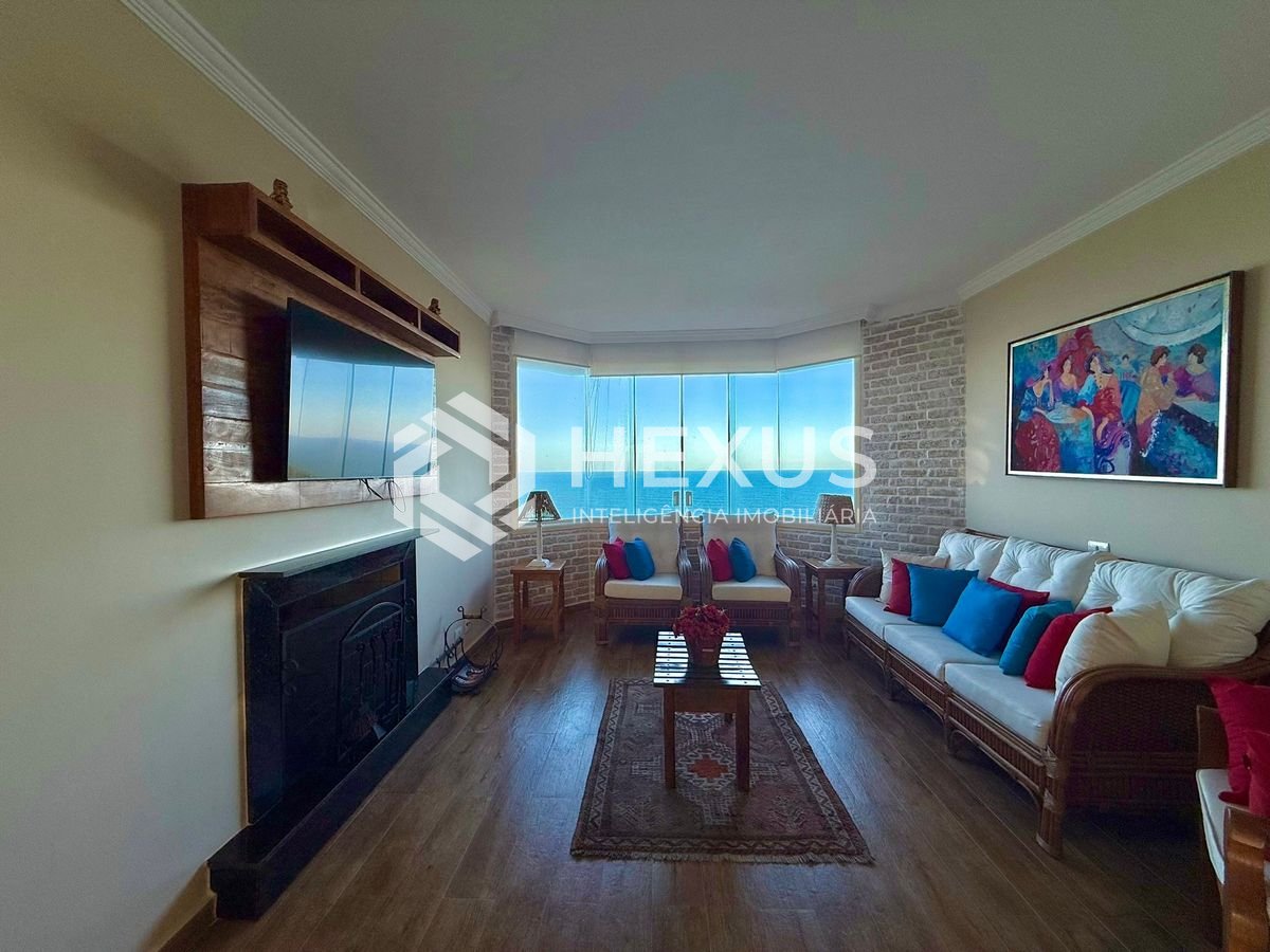 Foto 4 de Apartamento reformado com varanda vista mar e lazer na beira mar no Morro Sorocotuba na Enseada, Guarujá