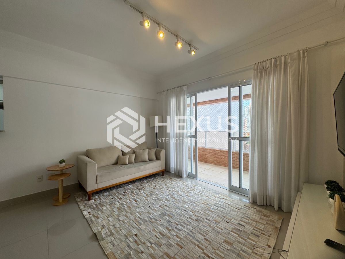 Foto 5 de Apartamento reformado com varanda e lazer a 500m da praia na região do Boqueirão na Enseada, Guarujá