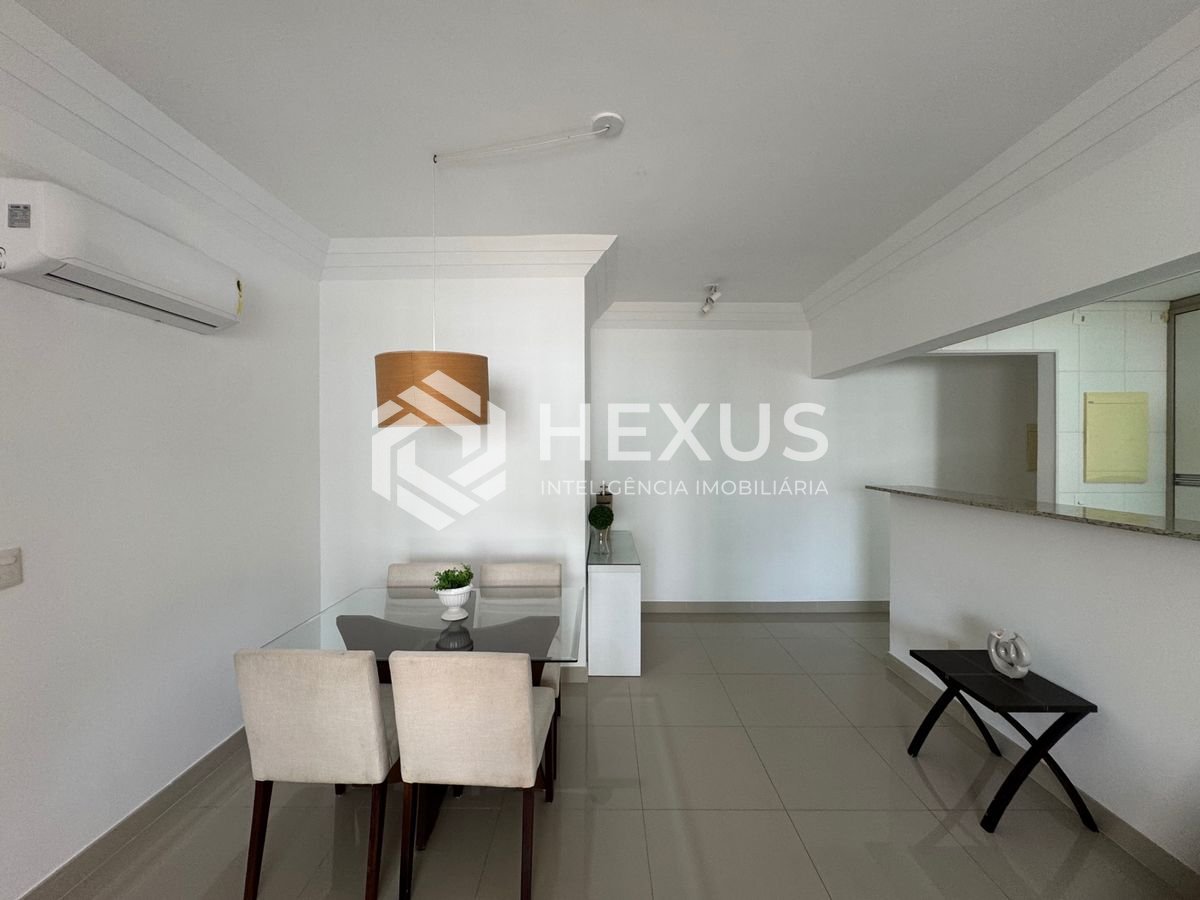 Foto 4 de Apartamento reformado com varanda e lazer a 500m da praia na região do Boqueirão na Enseada, Guarujá