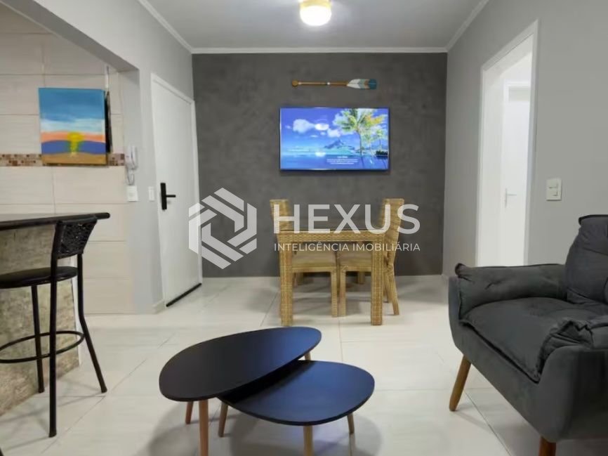 Foto 5 de Apartamento reformado a 200m da praia na região da Brunella na Enseada, Guarujá