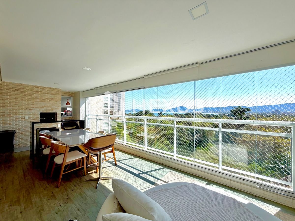Apartamento na Enseada — foto 1