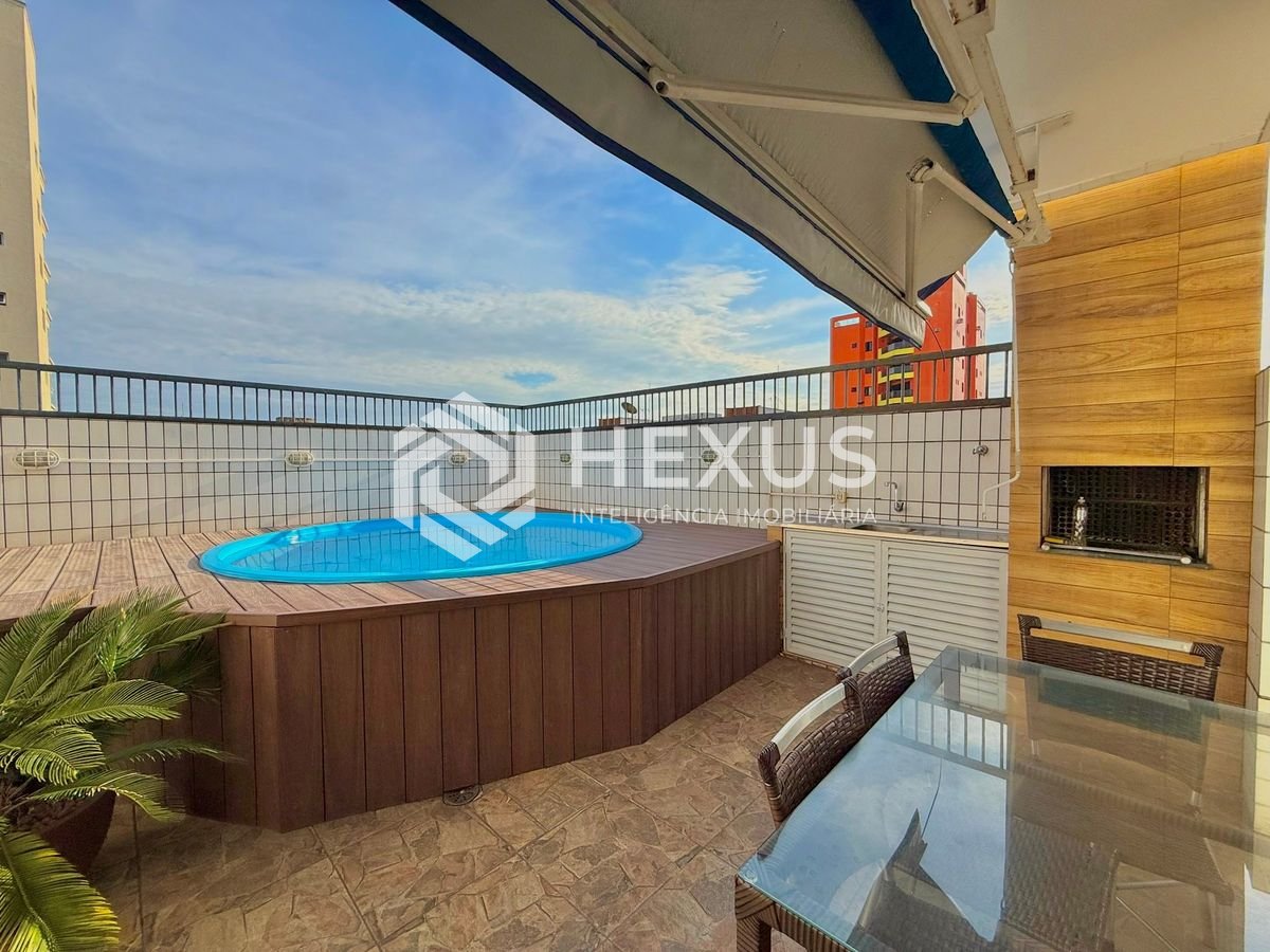 Foto 5 de Cobertura Duplex reformado com varanda vista mar e lazer a 300m da praia na Enseada, Guarujá