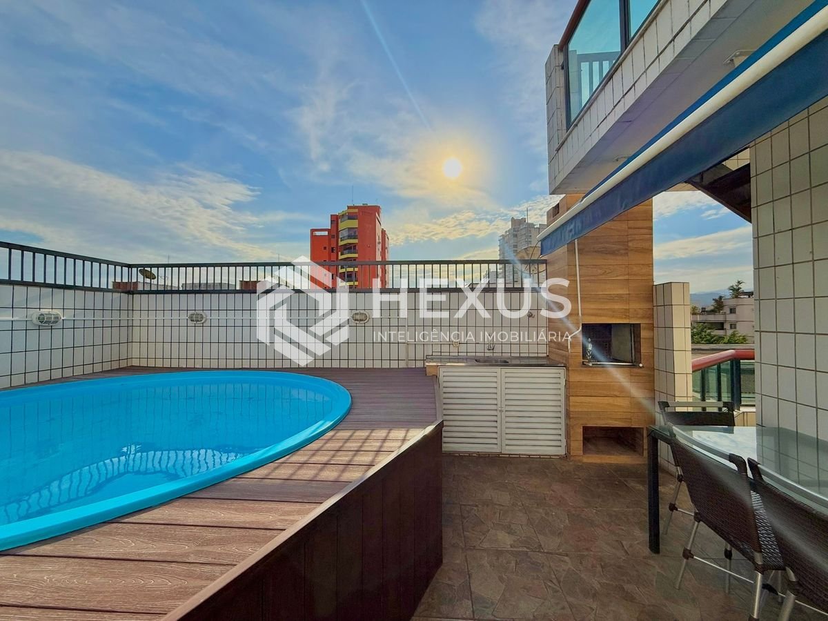 Foto 2 de Cobertura Duplex reformado com varanda vista mar e lazer a 300m da praia na Enseada, Guarujá