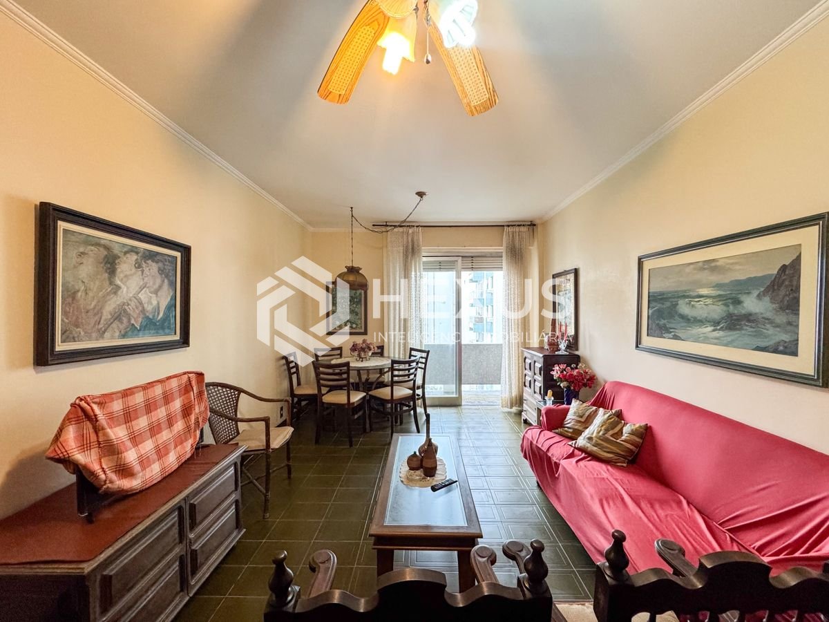 Foto 5 de Apartamento reformado com varanda vista mar nas Pitangueiras, Guarujá