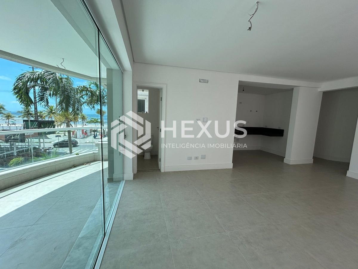 Foto 5 de Apartamento frente mar com varanda gourmet vista mar e lazer na região da Brunella na Enseada, Guarujá