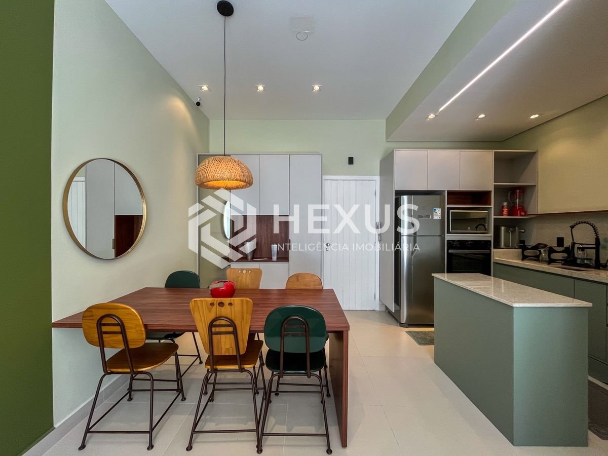 Foto 4 de Apartamento frente mar com varanda e lazer na Enseada, Guarujá