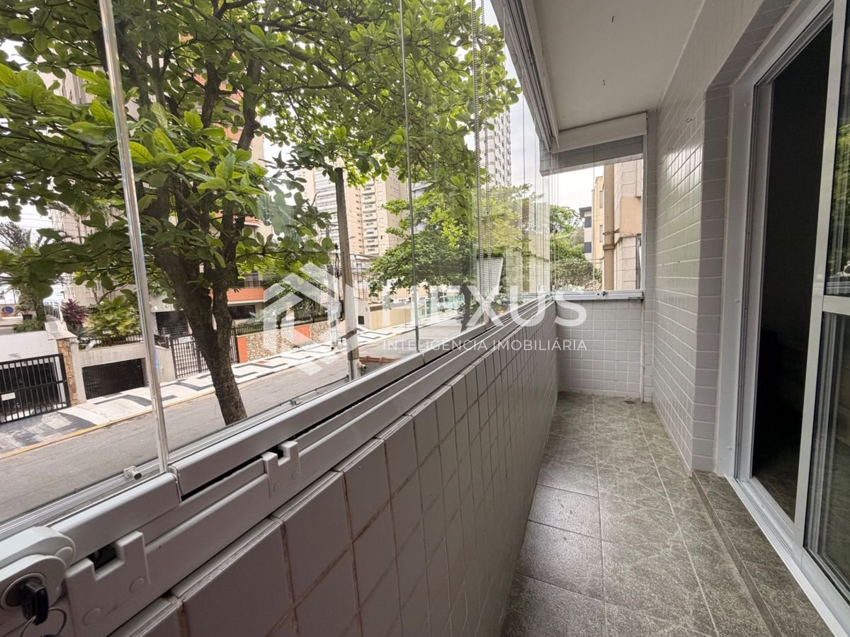 Foto 4 de Apartamento com varanda e lazer a 200m da praia no Jardim Astúrias, Guarujá