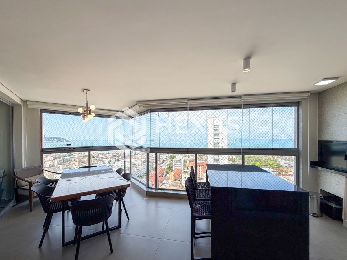 Foto 3 de Apartamento reformado com varanda vista mar e lazer a 400m da praia na Região do Casagrande na Enseada, Guarujá