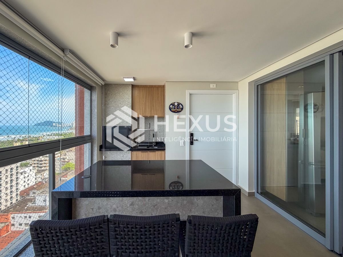 Foto 4 de Apartamento reformado com varanda vista mar e lazer a 400m da praia na Região do Casagrande na Enseada, Guarujá