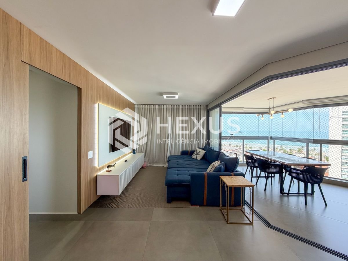Foto 5 de Apartamento reformado com varanda vista mar e lazer a 400m da praia na Região do Casagrande na Enseada, Guarujá