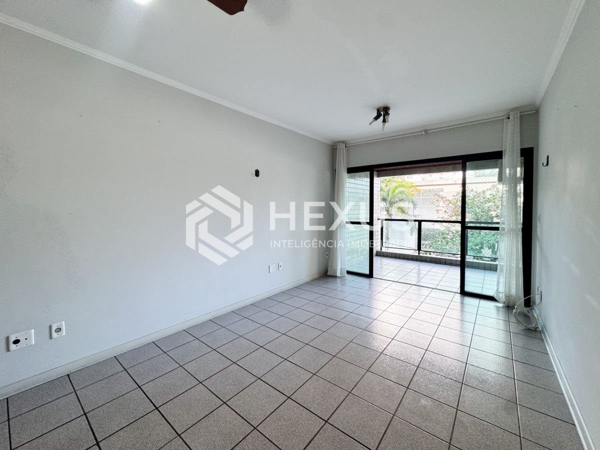 Foto 5 de Apartamento com varanda a 450m da praia no Jardim Astúrias, Guarujá