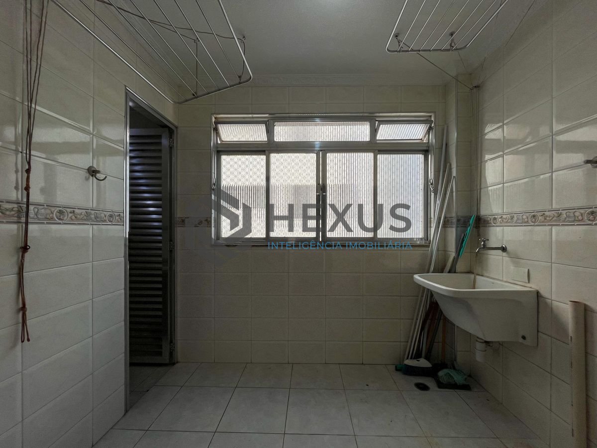 Foto 35 de Apartamento com varanda e lazer nas Pitangueiras, Guarujá