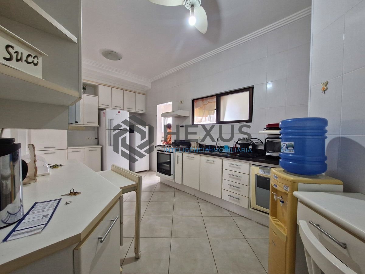 Foto 36 de Apartamento reformado com varanda vista mar a 150m da praia nas Pitangueiras, Guarujá