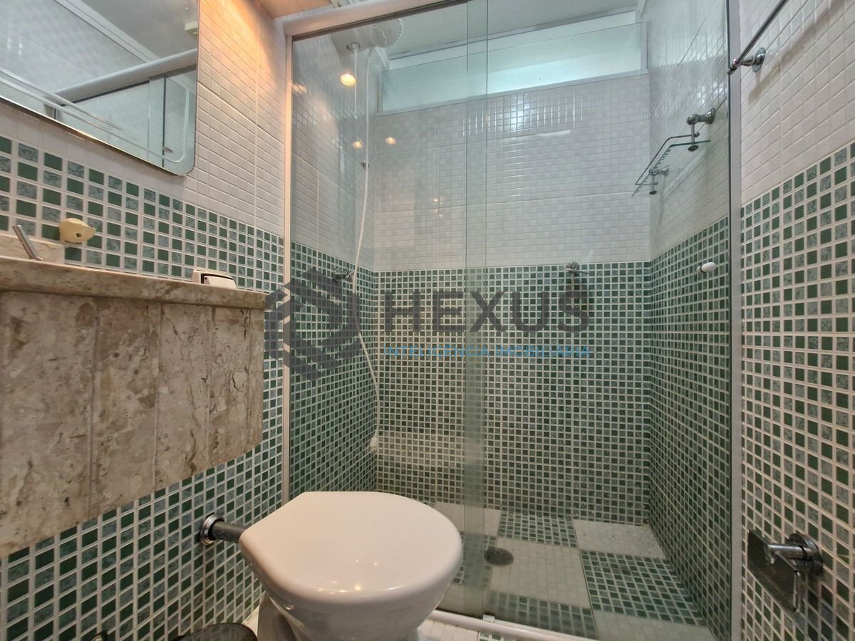Foto 27 de Apartamento reformado com varanda vista mar a 150m da praia nas Pitangueiras, Guarujá