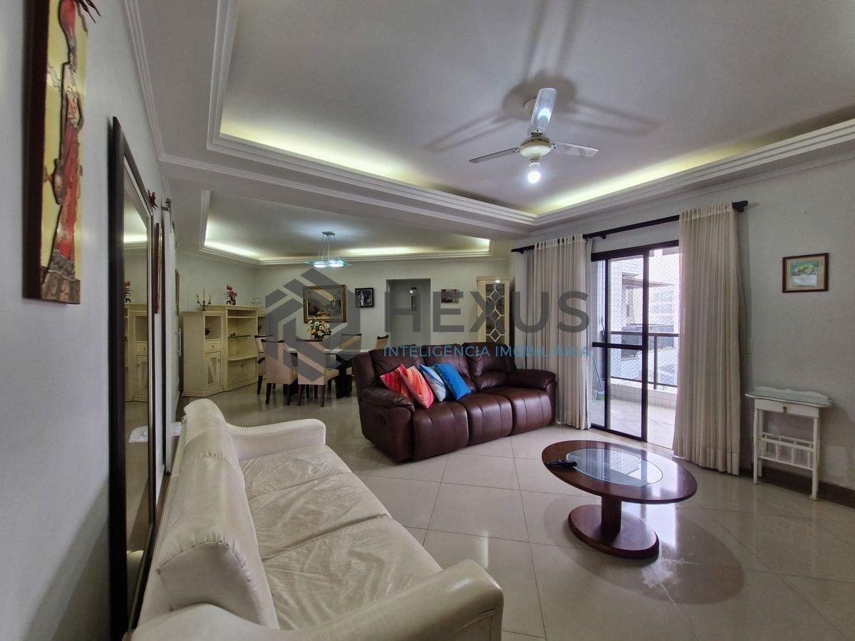 Foto 9 de Apartamento reformado com varanda vista mar a 150m da praia nas Pitangueiras, Guarujá