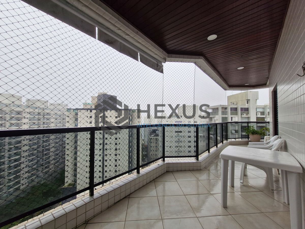 Foto 32 de Apartamento reformado com varanda vista mar a 150m da praia nas Pitangueiras, Guarujá
