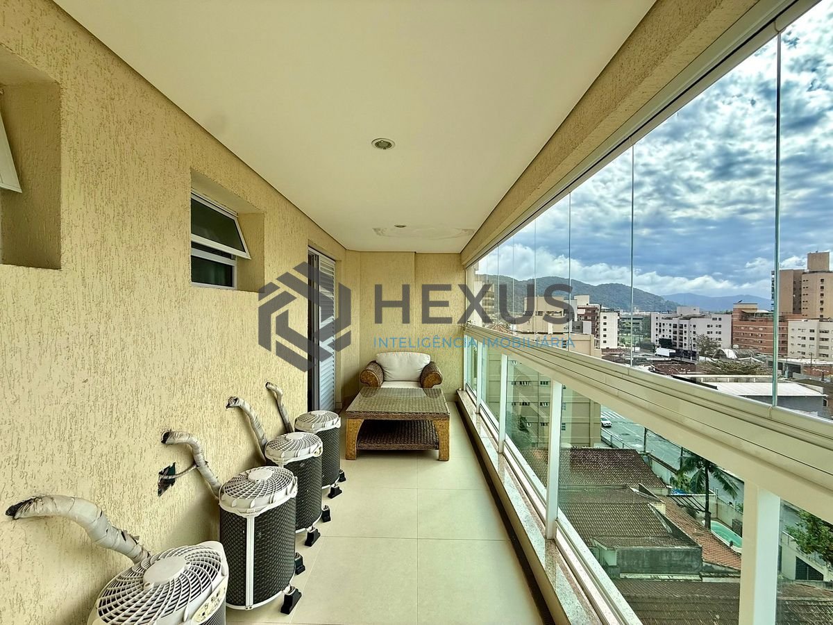 Foto 24 de Apartamento reformado com varanda e lazer a 400m da praia na região da Brunela na Enseada, Guarujá