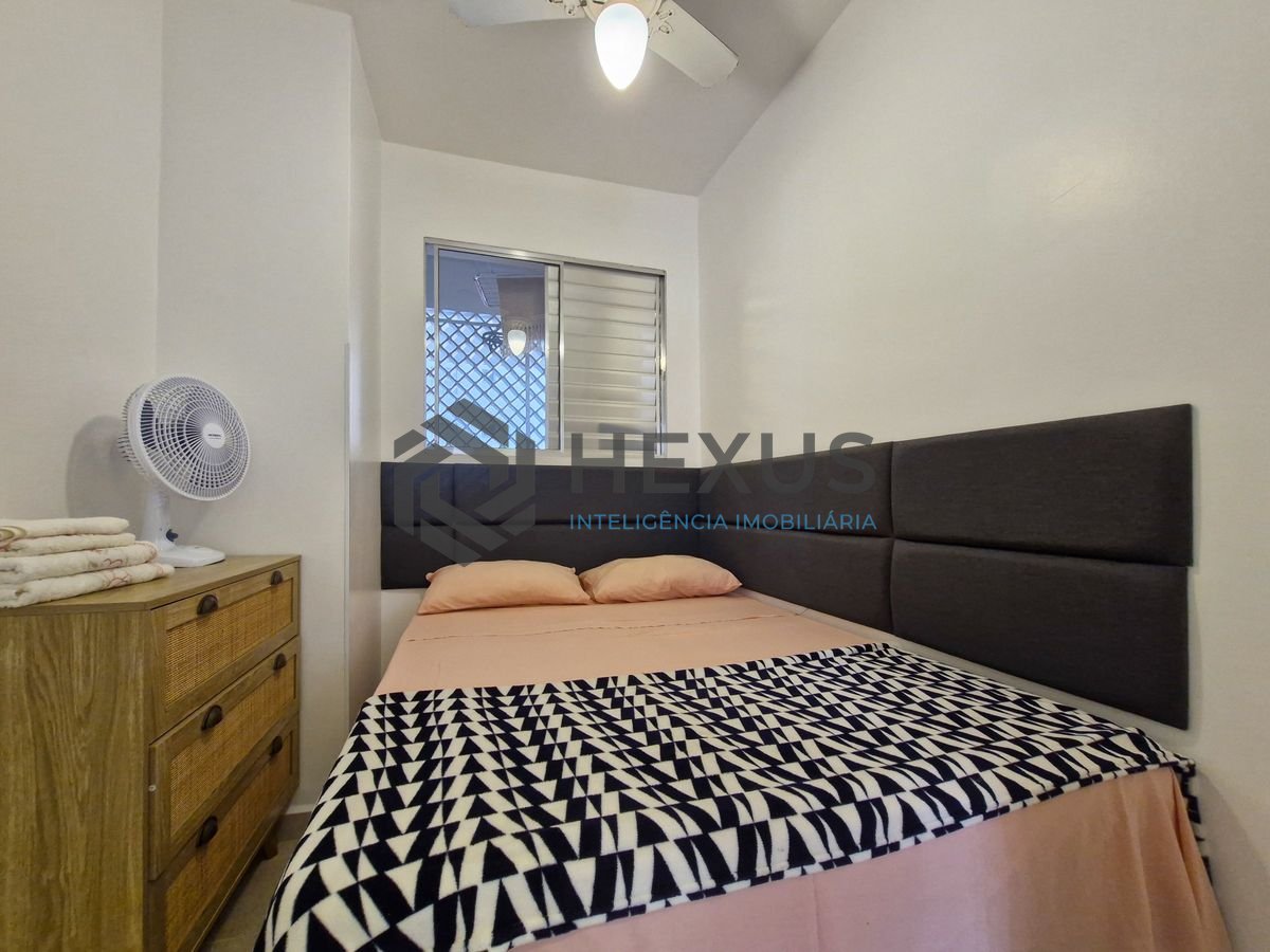 Foto 24 de Apartamento reformado com varanda a 100m da praia nas Pitangueiras, Guarujá
