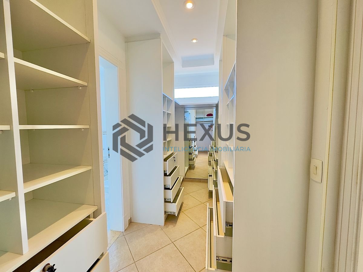 Foto 44 de Casa reformada com piscina e área gourmet no Jardim Acapulco, Guarujá