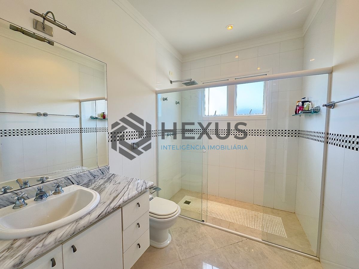 Foto 35 de Casa reformada com piscina e área gourmet no Jardim Acapulco, Guarujá