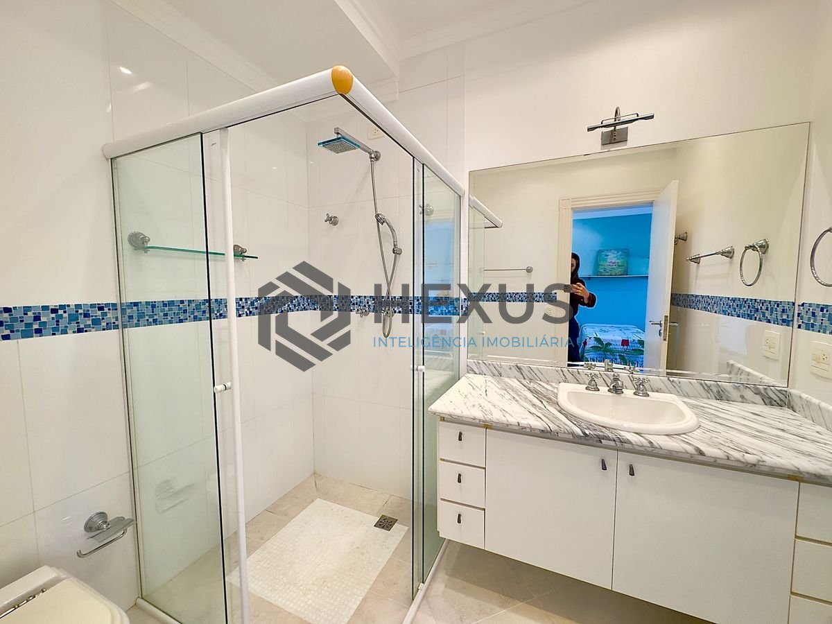 Foto 39 de Casa reformada com piscina e área gourmet no Jardim Acapulco, Guarujá