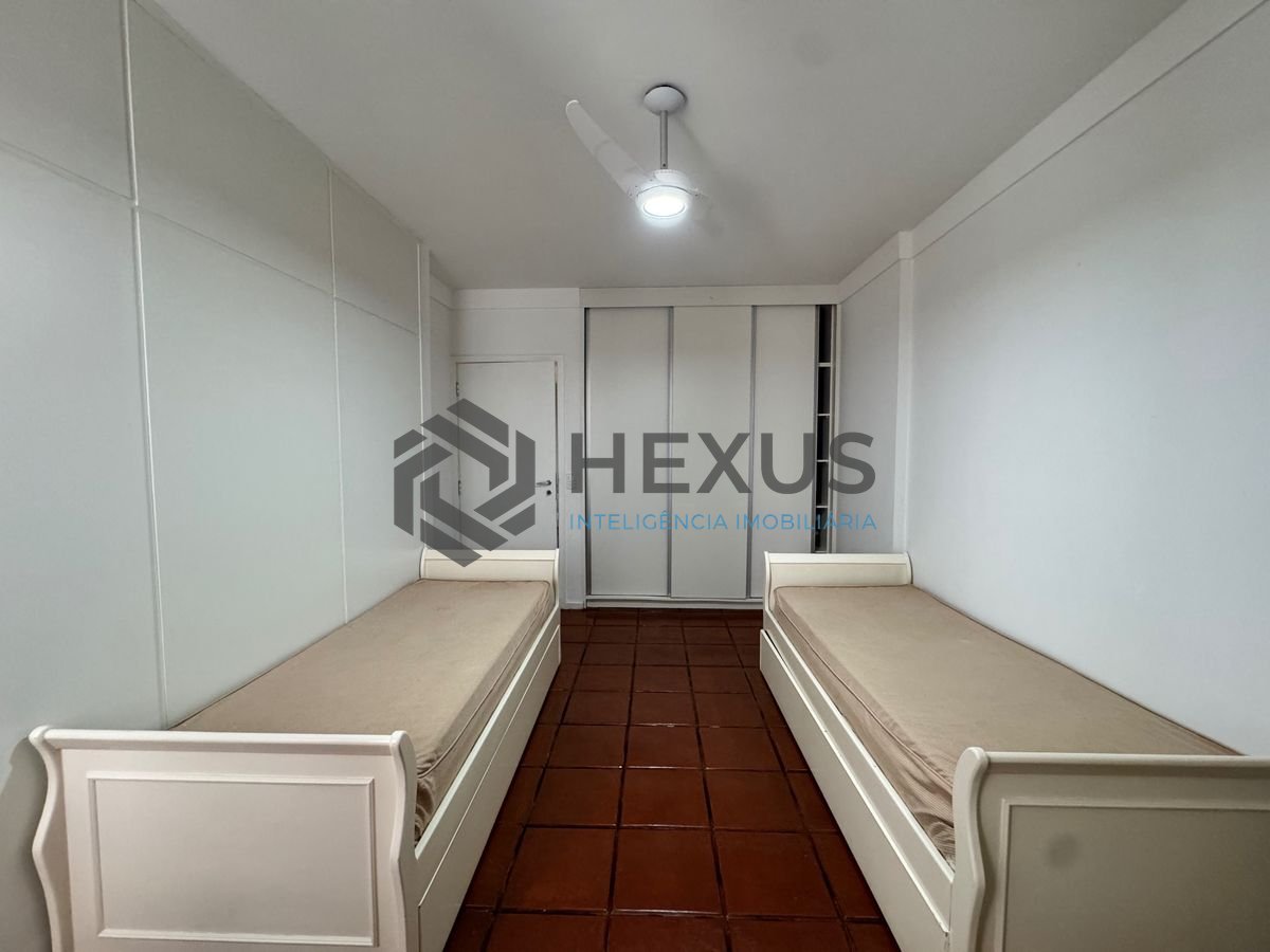 Foto 9 de Apartamento reformado a 200m da praia na região da Barra Funda  nas Pitangueiras, Guarujá