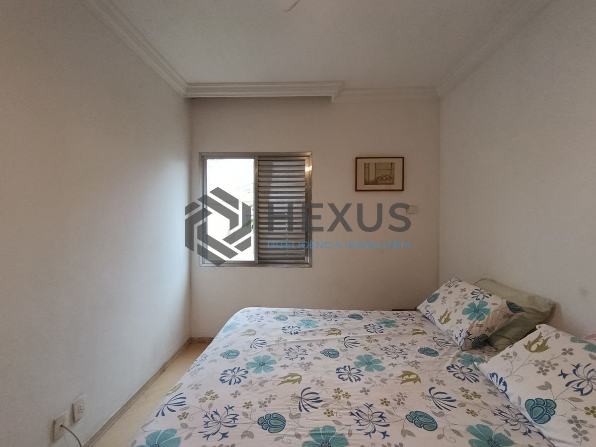 Foto 10 de Apartamento reformado com varanda e lazer a 200m da praia na Enseada, Guarujá