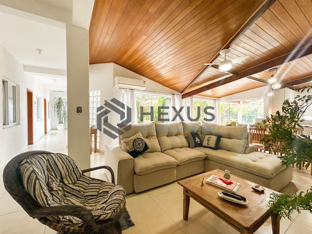 Foto 14 de Casa reformada a 150m da praia na região do Forte dos Andradas no Tombo, Guarujá