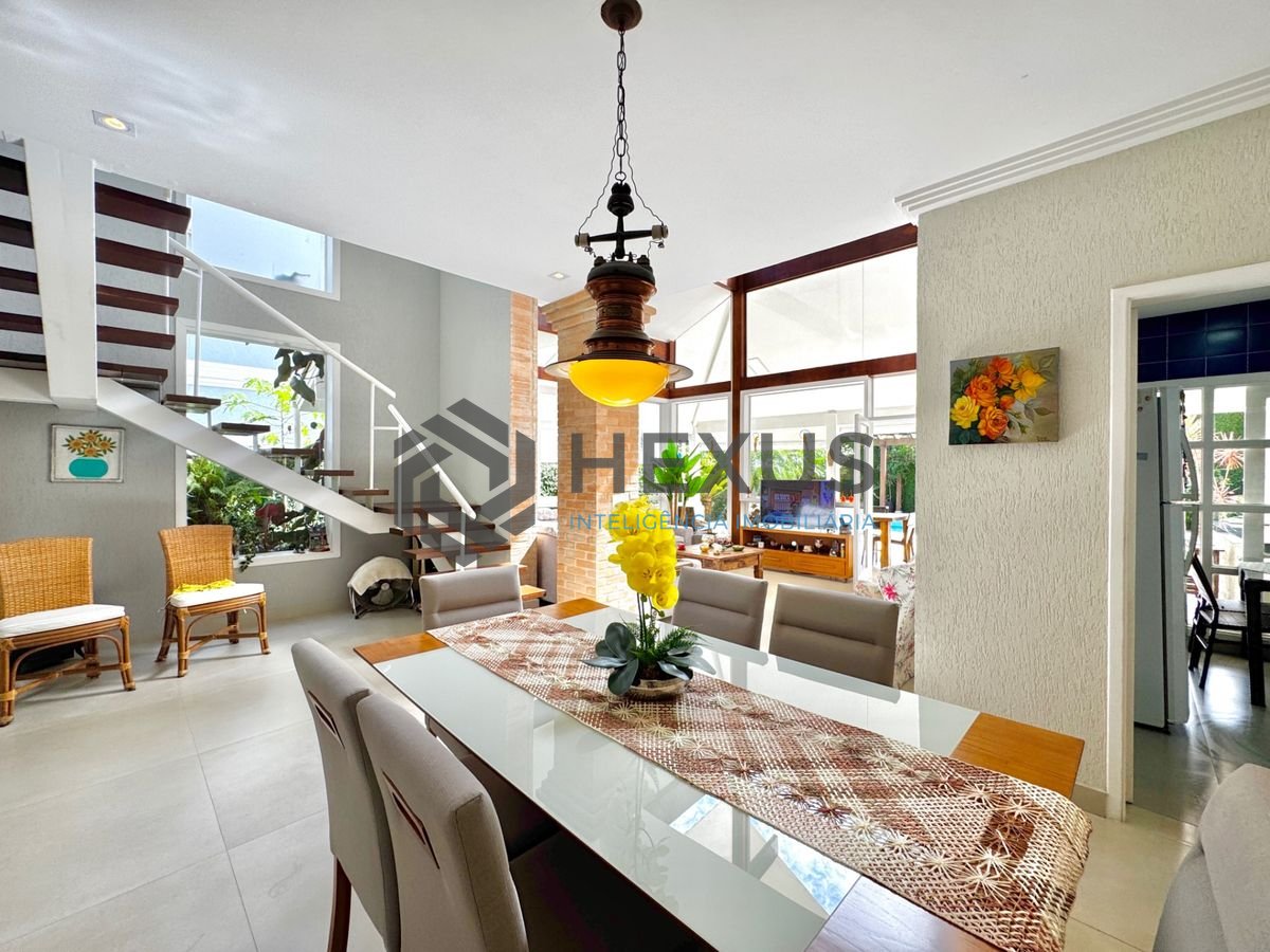 Foto 13 de Casa reformada com piscina e área gourmet no Jardim Acapulco, Guarujá