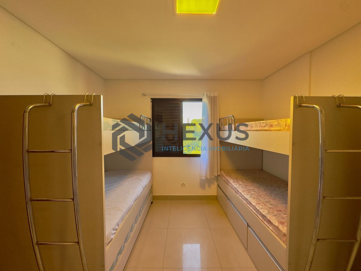 Foto 19 de Apartamento reformado com varanda vista mar e lazer na beira mar da praia no Tombo, Guarujá