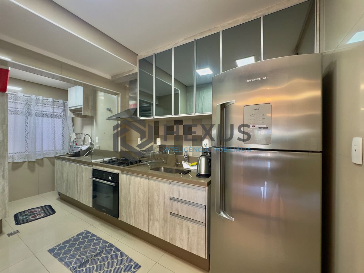 Foto 24 de Apartamento reformado com varanda vista mar e lazer na beira mar da praia no Tombo, Guarujá