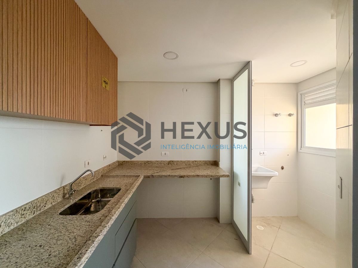 Foto 17 de Apartamento com varanda gourmet vista mar e lazer a 500m da praia na Enseada, Guarujá