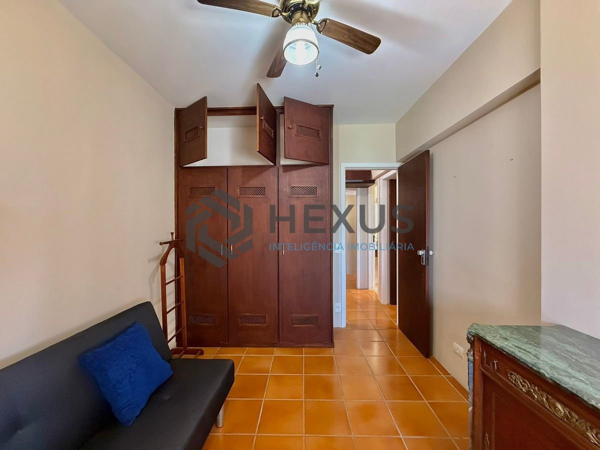 Foto 13 de Apartamento com varanda vista mar e lazer a 20m da praia no Jardim Astúrias, Guarujá