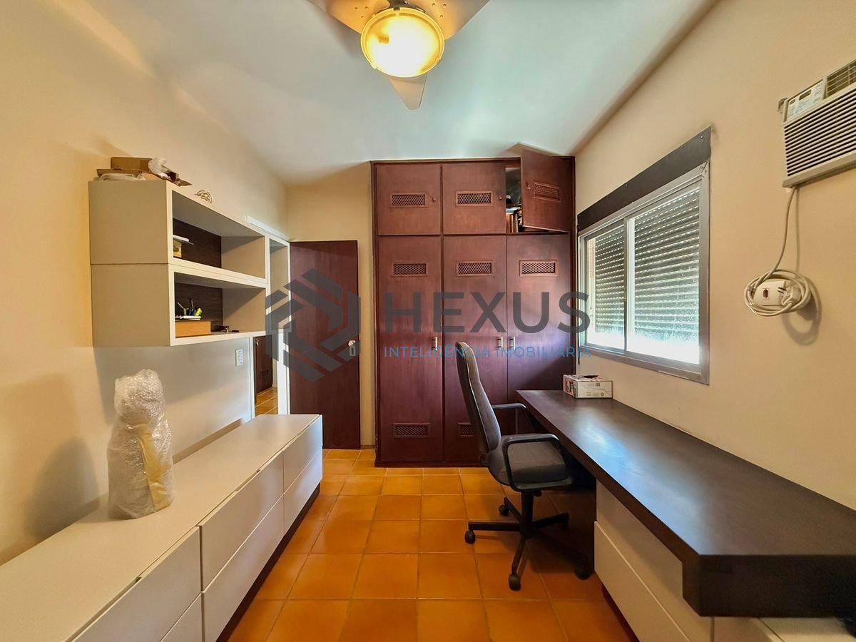 Foto 16 de Apartamento com varanda vista mar e lazer a 20m da praia no Jardim Astúrias, Guarujá