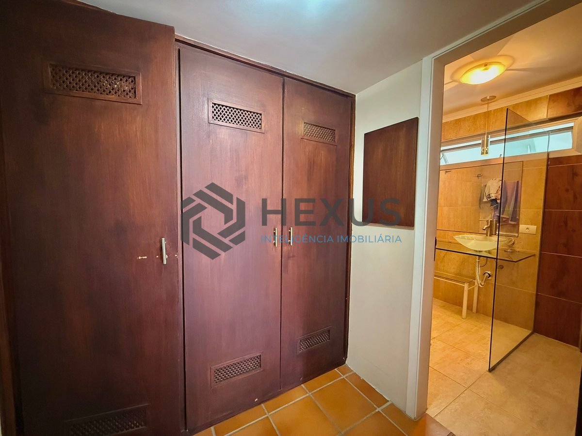 Foto 19 de Apartamento com varanda vista mar e lazer a 20m da praia no Jardim Astúrias, Guarujá