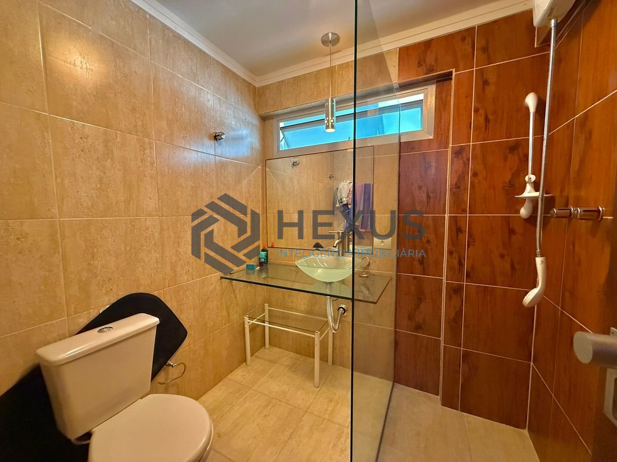 Foto 20 de Apartamento com varanda vista mar e lazer a 20m da praia no Jardim Astúrias, Guarujá
