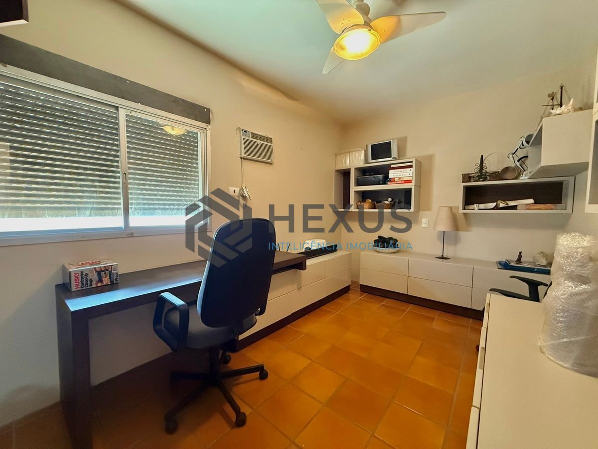 Foto 14 de Apartamento com varanda vista mar e lazer a 20m da praia no Jardim Astúrias, Guarujá
