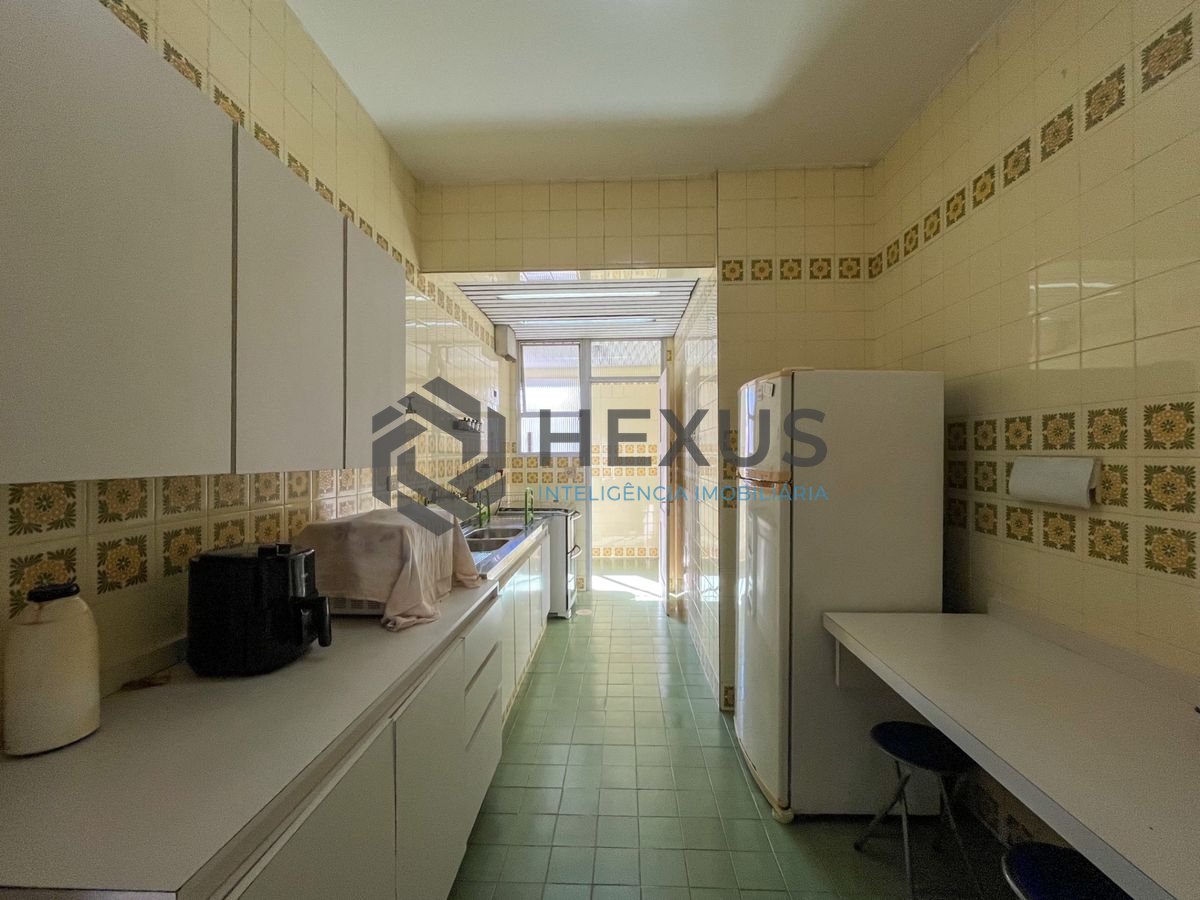 Foto 34 de Apartamento com varanda vista mar a 80m da praia nas Pitangueiras, Guarujá